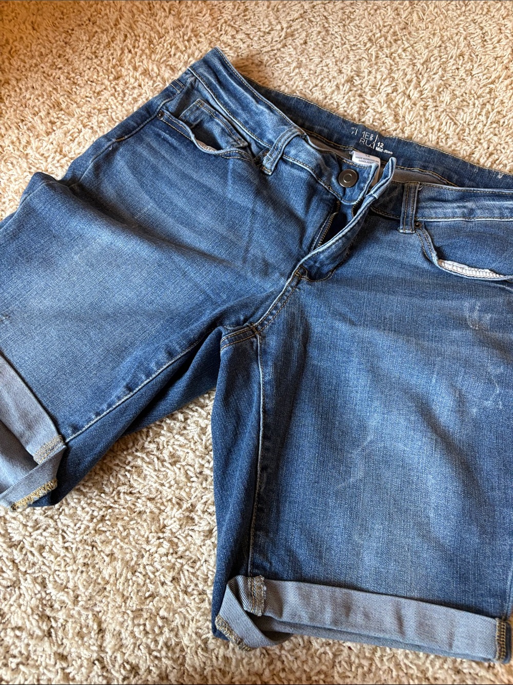 Women's Boyfriend Denim Shorts in Medium Blue